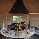 Bed & Breakfast Aux Logis De La Solre 3*