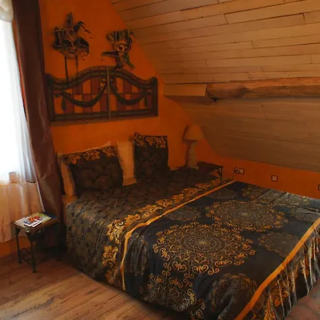 Aux Logis De La Solre 3*