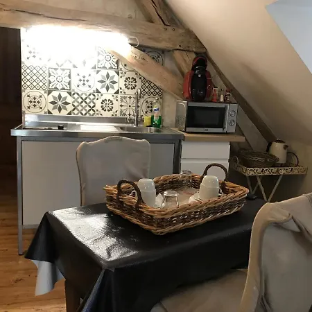 Couette-café Aux Logis De La Solre 3*