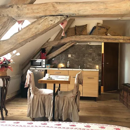 Aux Logis De La Solre Отель типа 