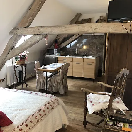 Aux Logis De La Solre Отель типа 