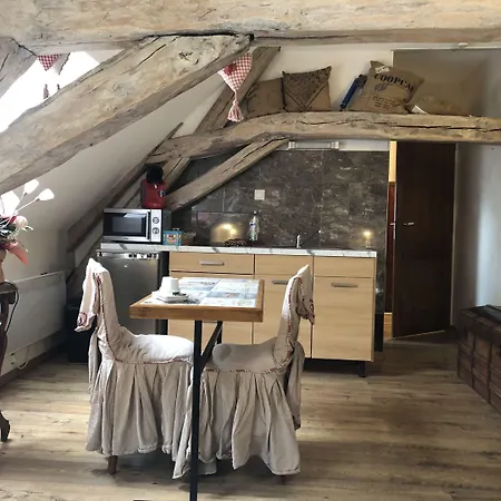 Aux Logis De La Solre Отель типа 