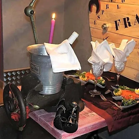 Couette-café Aux Logis De La Solre 3*