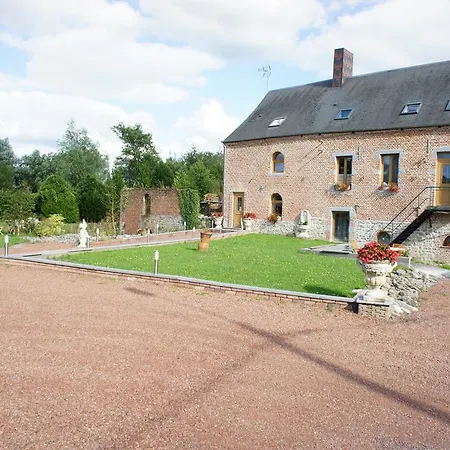 Aux Logis De La Solre Отель типа 