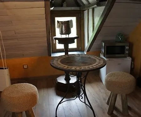 Aux Logis De La Solre Bed & Breakfast
